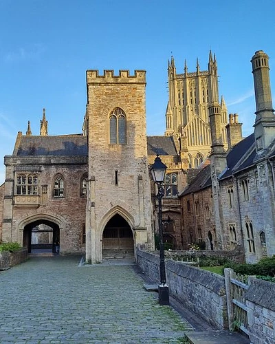 Wells Cathedral cottages