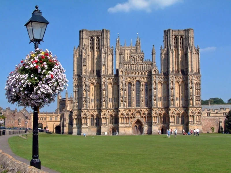 Wells Cathedral outside